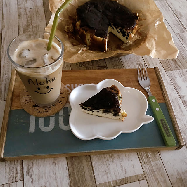 Lounge,青空ゼリー,吹出し型,雲型,雲モチーフ,スマイリー,アロハなグラス,アロハ,チーズケーキ焼きました,チーズケーキ,手作りおやつ,グラス,ダイソー,100均,セリア,いつもありがとうございます♡,子どもと暮らす,こどものいる暮らし,男の子のいる暮らし,おうちカフェ,木のトレー chococoの部屋