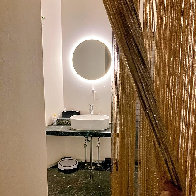 Entrance,好きな眺め,丸ミラー,テープライトDIY,ダイソー,海外風インテリア,アイアン雑貨,ホテルライク,いつもありがとうございます♡,プチプラインテリア,ペットと暮らす家,グリーンのある暮らし,吹き抜けのある家,植物のある暮らし,ペットと暮らすインテリア,大理石調の床,ペットと暮らす,アートのある暮らし,ペットのいる暮らし,観葉植物のある暮らし,リゾートホテル風,大理石調フロアステッカー,サンキャッチャー,ペンダントライト,ダクトレールフック MOMOMAMAの部屋