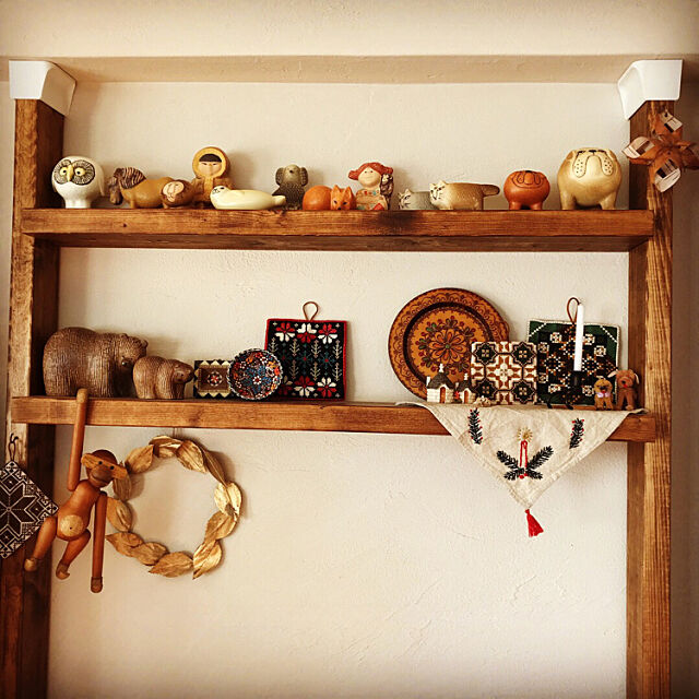 My Shelf,好きなものに囲まれて暮らす,目指すは味のある部屋,神奈川県民,古いもの,カイボイスンモンキー,東欧雑貨,ブラウン,刺繍タペストリー,北欧,ハンドメイド,リサラーソン,刺繍,東欧,DIY棚 chi-chi-の部屋