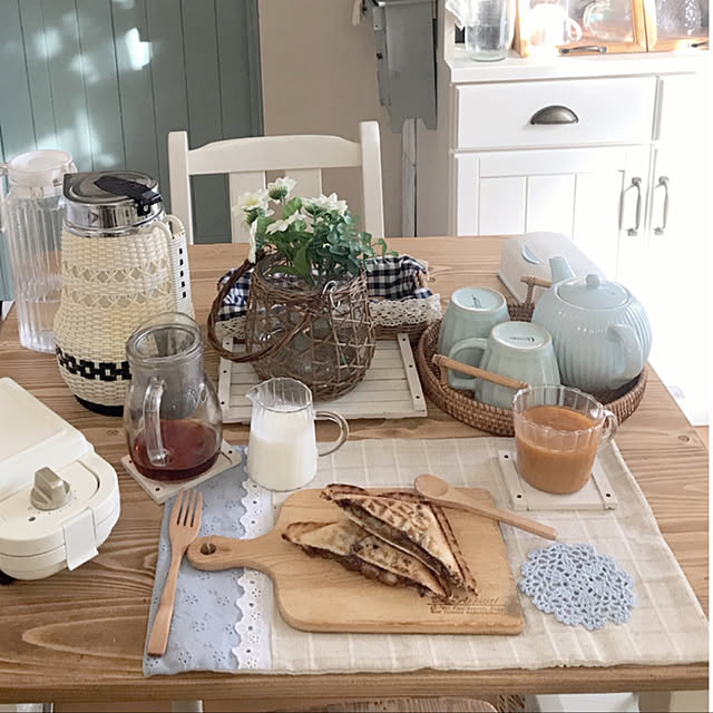 おうちカフェ,100均,ブルーノ ホットサンドメーカー,ホットサンドメーカー,ナチュラルキッチン,DIY,RoomClipショッピング,いいね&フォローありがとうございます☆,カフェ風インテリア,セリア,おうち見直しキャンペーン,Room Clipとの出会いに感謝✳︎,ホットサンド,フラワーベース,賃貸でも諦めない！,当選ありがとうございます♡,ホワイトシャビー,ダイソー,いつもいいねやコメありがとうございます♡,レトロ,My Desk Atsukoの部屋