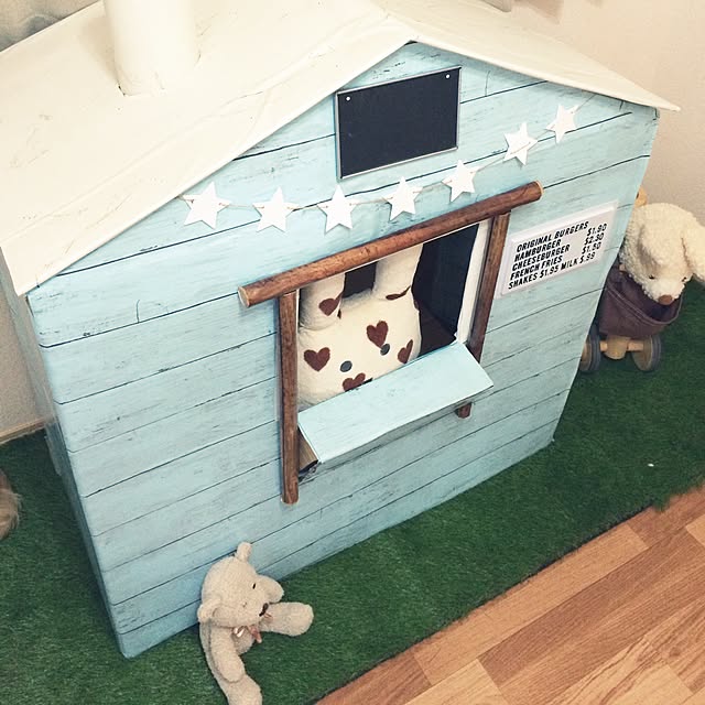 Overview,娘の部屋,庭,ダンボールハウス,セリア,セリアリメイクシート,ダンボール リメイク,100均,リメイクシート,人工芝 alohawaiiの部屋
