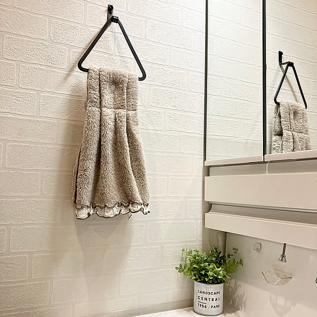 Bathroom,お掃除楽々♪,アイアン,自分で取り付け,タオル掛け,100均,ナチュラルインテリア,シンプルナチュラル,脱衣所,簡単DIY,かわいいものが好き♡,入居時にやったこと,保護シート,洗面台の隙間テープ,デコホーム miiの部屋