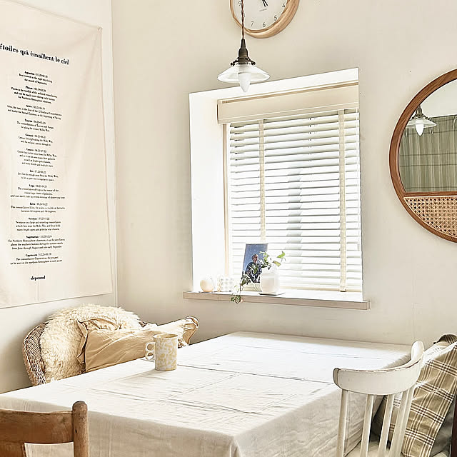 Overview,フランスアンティーク,アンティークチェア,癒しスペース,ダイニングテーブル,ホワイトインテリア,ナチュラルインテリア,ダイニングルーム,窓際のリラックス空間,白が好き,ホワイトナチュラル,IGやってます,すっきり暮らす,nissy,窓際インテリア,推し活,推し活でハッピーに mikaの部屋