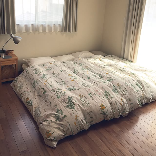 Bedroom,無印良品ライト,無印良品ベッド,何もない寝室,IKEAベッドカバー,春♪,IKEA sorasoraの部屋