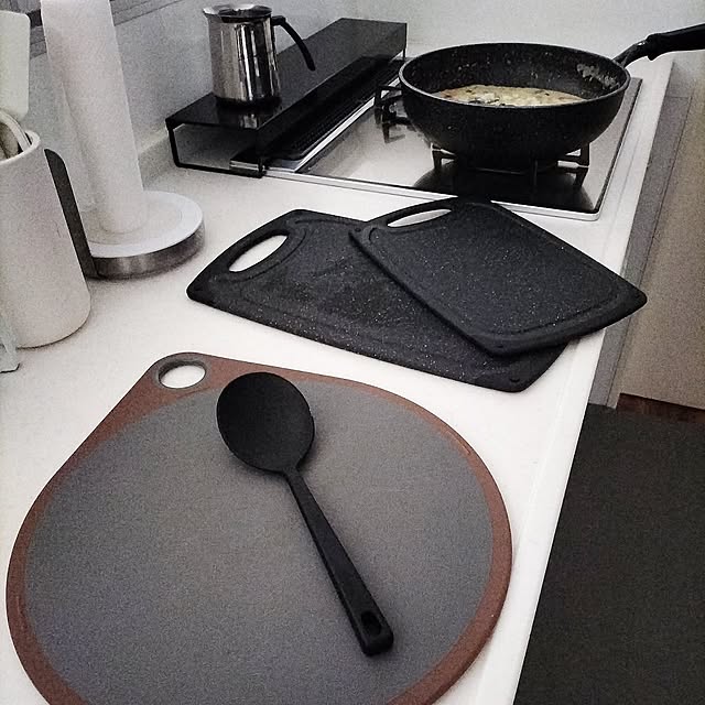Kitchen,キッチン道具,リビングステーション,パナソニックキッチン,すっきり暮らしたい,暮らしを楽しむ,日々の暮らし,心地よい暮らし,キッチン道具が好き,無印良品　シリコンスプーン,貝印　まあるいまな板,SHEINのまな板,お昼ご飯,テーブルコーディネート,ナチュラルモダンインテリア,ファミリースペース coco0.84.の部屋