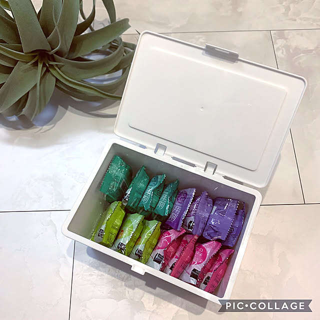 入浴剤収納,入浴剤入れ,蓋付きケース,ピタッとフタがしまる,百均,ダイソー,イベント参加用,日用品,Bathroom,マツキヨの入浴剤,小物入れ,白い床,洗面所の床,フェイクチランジア,フェイクエアプランツ,※訂正※12個ピタッと←16個ですね,あれ？数全然間違えてる。笑,新年一発目で数間違える rikubo-の部屋