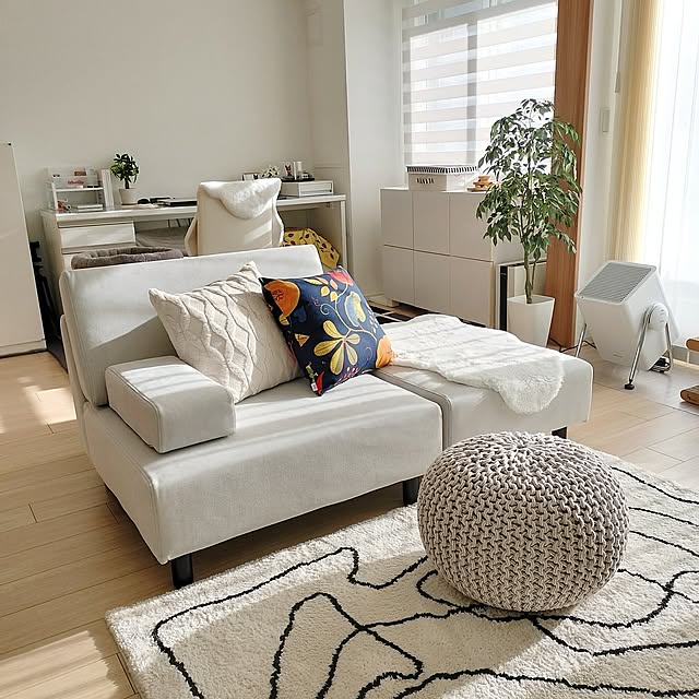 Overview,ソファ,北欧インテリア,北欧モダン,シンプル,猫と暮らす家,猫とインテリア,シンプルインテリア,ナチュラルモダン,北欧,シンプルな暮らし,ユニットソファ,1人掛けソファ,オットマン,引っかき傷に強いソファ,シナモンソファ,クルーズコンセプトストア sakuraの部屋