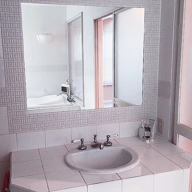 洗面所,お気に入りのカラー,ホテルライク,ナチュラルカラー,リゾート風,ホワイトタイル,心地よい暮らし,モノトーンインテリア,Bathroom mu-daysの部屋