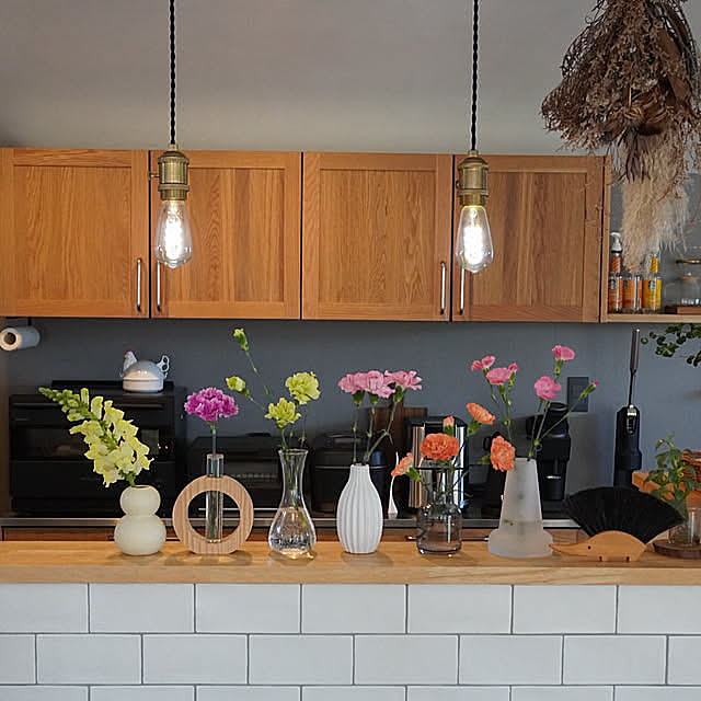 Kitchen,キッチンインテリア,キッチンカウンター,花のある暮らし,マイホーム,カフェ風インテリア,カフェのような空間を目指したい ss.my_homeの部屋