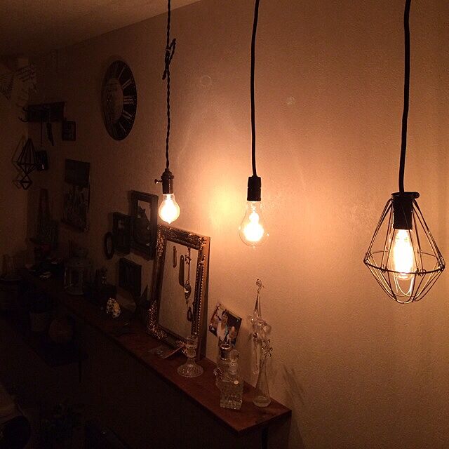 On Walls,夜,真鍮ソケット,エジソン電球,フレーム mura-ayuの部屋