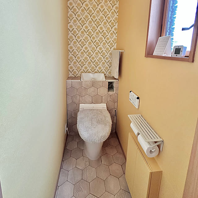 Bathroom,ペイントリメイク,ペイントDIY,黄色の壁紙,クッションフロア タイル風,クッションフロアシート,クッションフロアDIY,クッションフロア,壁紙屋本舗さん,壁紙貼り替え,壁紙DIY,壁紙,壁紙屋本舗,タンポポ柄の壁紙,DIY,DIY女子,DIY好き,DIYのある暮らし Re_の部屋