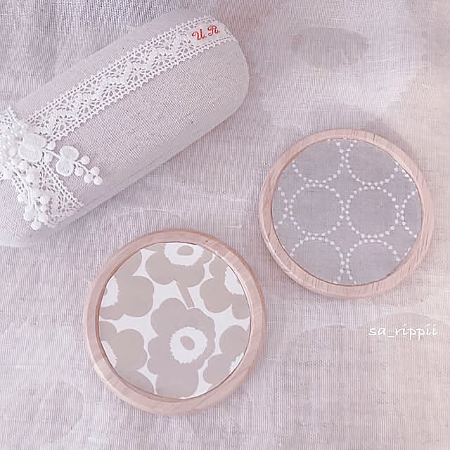 タンバリン柄,北欧ナチュラル,アメブロやってます♪,コースター,100円リメイク,100円グッズ,ウニッコ柄,久々の投稿,2021.9.4,10分でできる,マリメッコ,インスタ→sa_rippii,ナチュラルインテリア,My Desk satomiの部屋