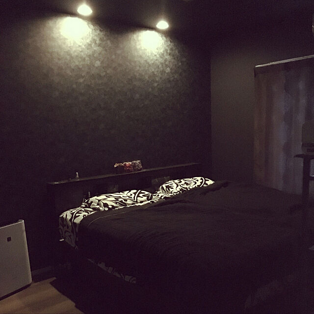 Bedroom,NIMES,ダウンライト 調光 LED,ダマスク柄,新築マンション,ブラック,天井ブラック,加湿ペーパー china--chの部屋