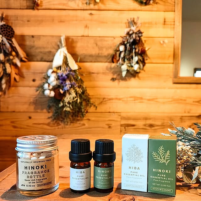 My Desk,ブラウン,グリーン,DIY,カフェ風,癒し,ドライフラワー,スワッグ,杉板,建売住宅,茶系インテリア,壁板張りDIY,ダイソー,Standard Products,エッセンシャルオイル AKiCHiの部屋