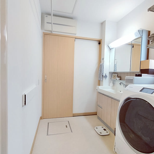 Bathroom,家事時短,洗面所,体重計,脱衣所,ドラム式洗濯機,タオルハンガー,リメイクシート木目調 mayumi.sの部屋