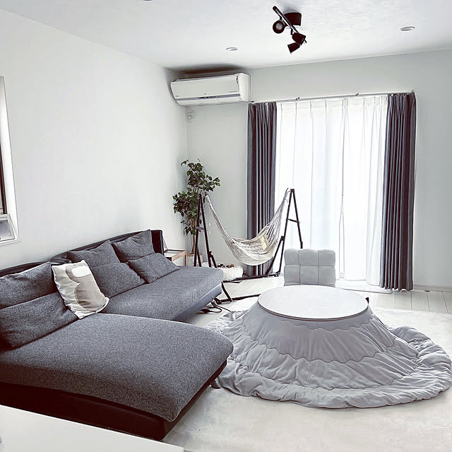 Lounge,座椅子,L字ソファ,ホワイトグレー,グレーインテリア,シンプル,ホワイトインテリア,シンプルモダン,シンプルが好き,シンプルインテリア,シンプルモダン×北欧,きれいに保つ,こたつ,ハンモック,すっきり暮らす chimの部屋