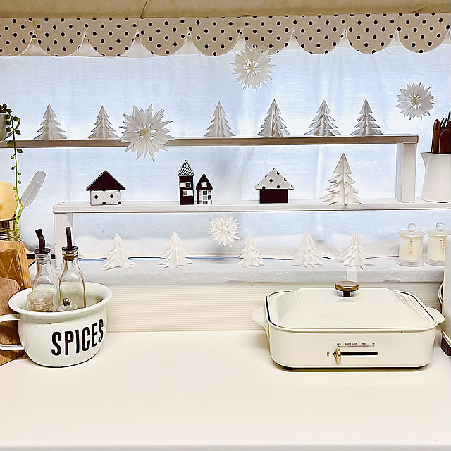Kitchen,クリスマス,セリア,クリスマス雑貨,クッキングシート,連投失礼します,RCの皆さまに感謝♡,夫婦二人暮らし,生活の変化,クリスマス雑貨手作り,いつも見て頂きありがとうございます,丁寧な暮らしを心がけて,手作りのある優しい暮らし,窓枠ディスプレイ棚DIY,飾り棚 NAOの部屋