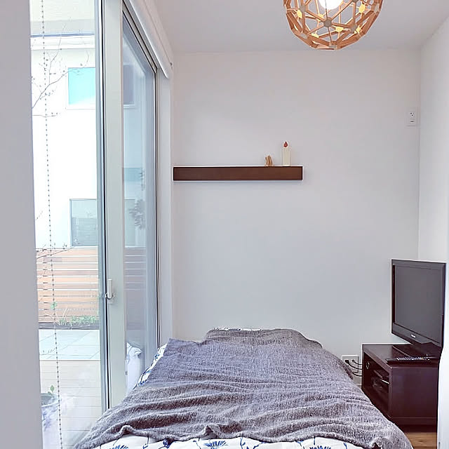 Bedroom,IKEA,3畳,ゲストルーム,ペンダントライト,客間,狭い部屋,ウッドデッキ,中庭のある家,無印良品,無印良品 壁に付けられる家具 ricefishの部屋