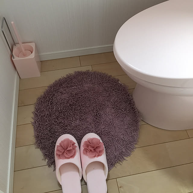 Bathroom,トイレでごめんなさい,好きなものに囲まれて暮らす,お花大好き♡,すきなもの♡,いいね！ありがとうございます◡̈♥︎,みどりのある暮らし,コメントお気遣いなく♡,花のある暮らし+..・* ❁,見ていただいてありがとう⑅︎◡̈︎*,『RCカントリー倶楽部☆』,RCの出会いに感謝♡,2018.03.24☀︎,ブラシ,スリッパ,ニトリ,お部屋の中の桜色 fu-mufumuの部屋