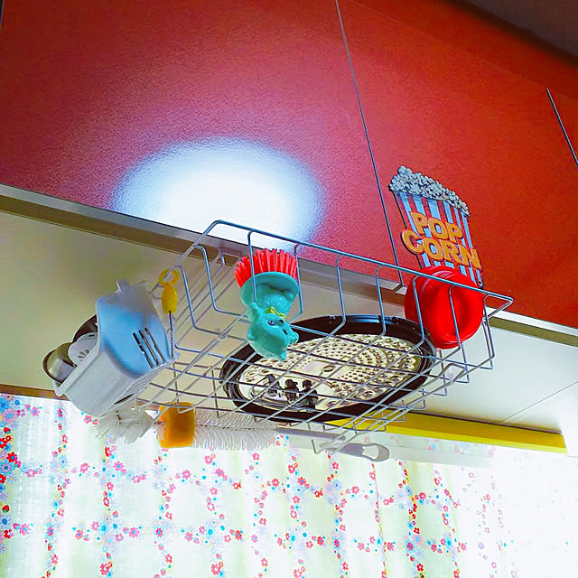 Kitchen,10分でできる,いいねありがと(//∇//),コメントありがと♡,昭和のお家,セリアペーパーホルダー棚下用×2,セリアワイヤーシンプルトレイLwhite,セリア水切りかご,つり戸棚ワイヤーバスケット風,T-falcook4me内蓋パーツ,水切り収納,築30年,水筒ブラシ水切り収納,結束バンドで固定,セリアポップコーンプレート,かごの下はシンク,38×6.8×28センチ cherrycherryの部屋