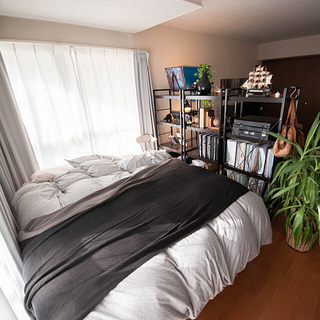Bedroom,賃貸,1R,ひとり暮らし,カーテン,観葉植物,ベッド,ワンルーム,一人暮らし sis0の部屋