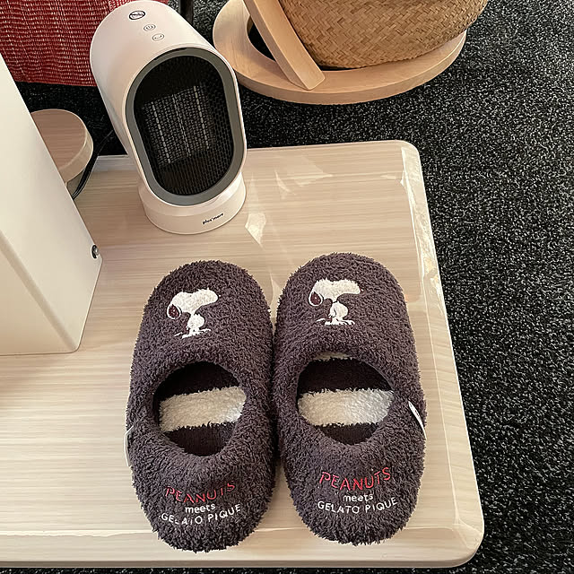 ルームシューズ,gelato pique,plus more,プラスモア,セラミックファンヒーターで足元を温める,寒さ対策,いつも見てくれてありがとうございます♡,イベント参加します♡,RoomClipの出逢いに感謝♡,訪問、コメントが遅くてごめんなさい,3LDKマンション,白がすき♡,ホワイトインテリア,賃貸マンション,My Desk Emafuの部屋