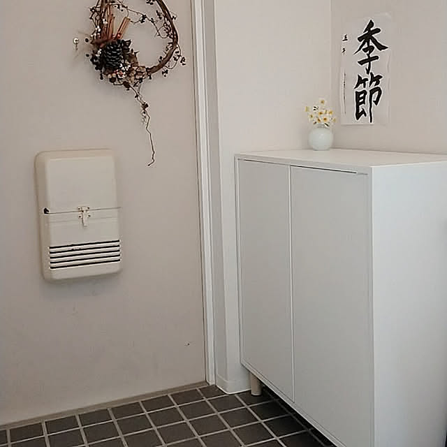 Entrance,季節を楽しむ暮らし,RCの出会いに感謝♡,リース部,リース,リース 手作り,リース ハンドメイド,水仙,森正洋,無印良品,IKEA,エーケト,EKET,松ぼっくり,ナンキンハゼ,こどものいる暮らし,こどもと暮らす。,こどもの作品,書道,書道作品,賃貸,賃貸でも諦めない！,賃貸マンション,賃貸でも楽しく♪,下駄箱,下駄箱の上ディスプレイ,5年生男の子,ホワイトインテリア,ホワイトナチュラル planteaの部屋