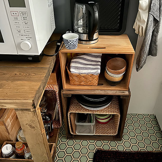 カゴ,木箱棚,木箱,ナチュラル,ダイソー,アンティーク,古道具,模様替え,中古住宅,独立型キッチン,無印良品,ギャッベ,トライバルラグ,Kitchen rijuの部屋