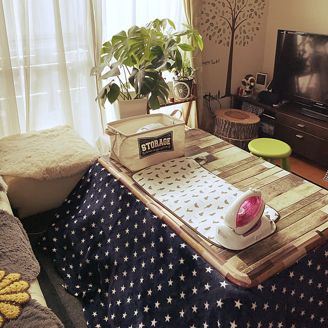 My Desk,こたつ,観葉植物,アイロン,どこで●●しているの,アイロンをかけるところ,10000人の暮らし,ダイソー,ニトリ,アイロンマット chiekawa63の部屋