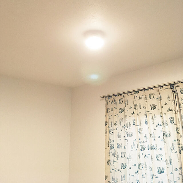Bedroom,寝室,低い天井,LED照明,ニトリ,ミニシーリングライト,照明 tokoの部屋