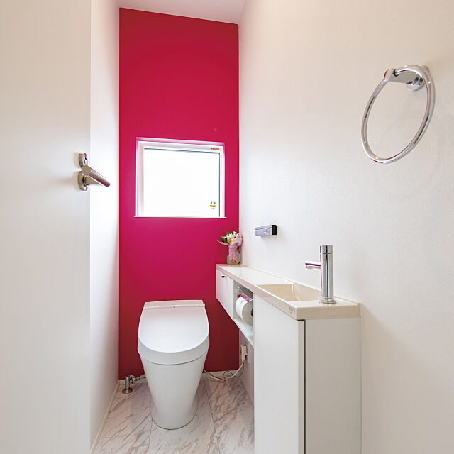 タンクレストイレ,サティス,ピンクの壁紙,Bathroom,LIXIL,サンゲツ yamuchaの部屋
