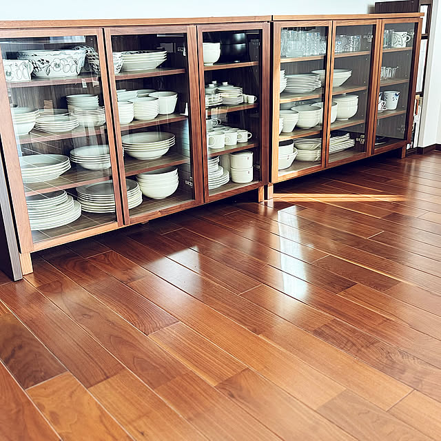 My Shelf,全てイッタラとアラビア,かなり減らしてこの量,ウォールナット,食器棚,キッチンカウンターダイニング側 kanamizukiの部屋