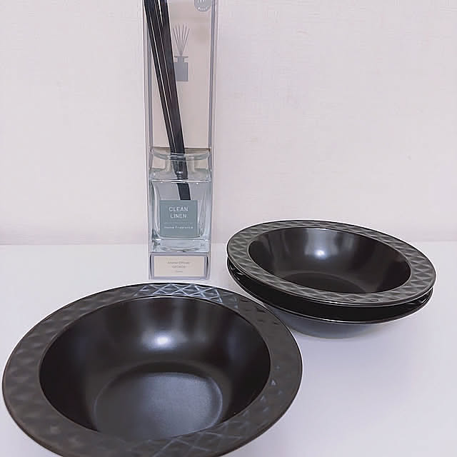 On Walls,食器,ニトリお皿,ニトリ購入品,ニトリ,お皿,モノトーン,かわいい,海外インテリアに憧れる,にとり,モノトーンインテリア,Instagramやってます,モノトーン雑貨,ホワイトインテリア好き junaの部屋