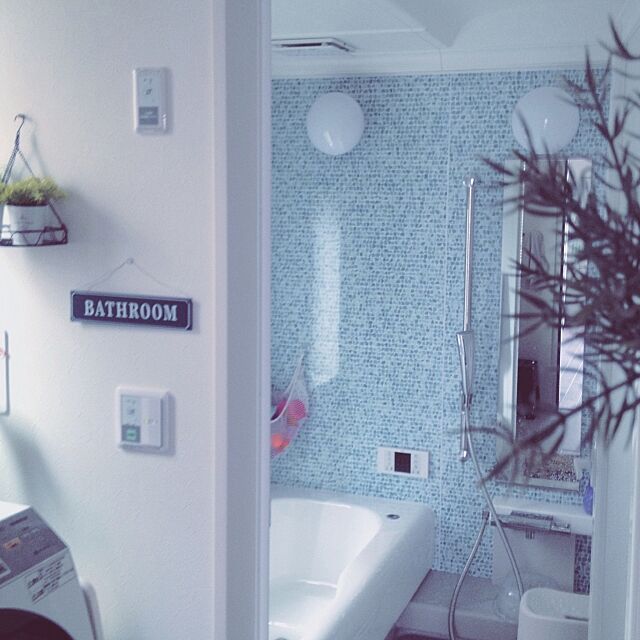 Bathroom,白と青,オモチャ,フェイクグリーン,タイルっぽい壁,普通,シンプル,バスルーム harusoraの部屋