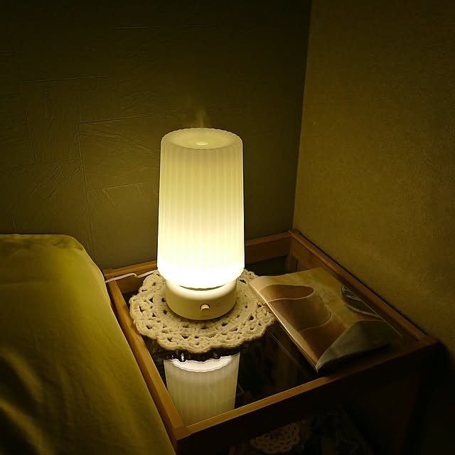 Bedroom,アロマディフューザー,BRUNO,超音波式加湿器,卓上加湿器,卓上ライト,香りのある暮らし ya_maの部屋