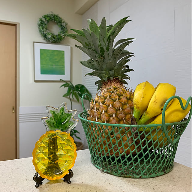 人工大理石のカウンタートップ,セリアのガラス器,パイナップル,ターナーガラスペイント,Kitchen,ハンドメイド,ワイヤーバスケット mizucchiの部屋