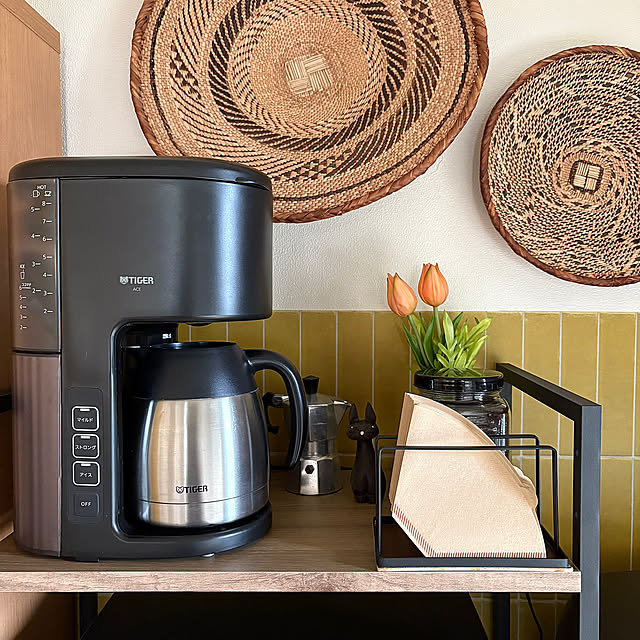 Kitchen,またしても長文。,おちょりの激安簡単DIY,DIYしたぞ,TIGERコーヒーメーカー,コーヒーのある暮らし,壁紙,壁紙屋本舗,リメイクシート,好きなものに囲まれた暮らし,イージーウォールテープ,チューリップ,トンガバスケット,ありのままのキッチン,ダイソーのフェイクチューリップ ochoriの部屋