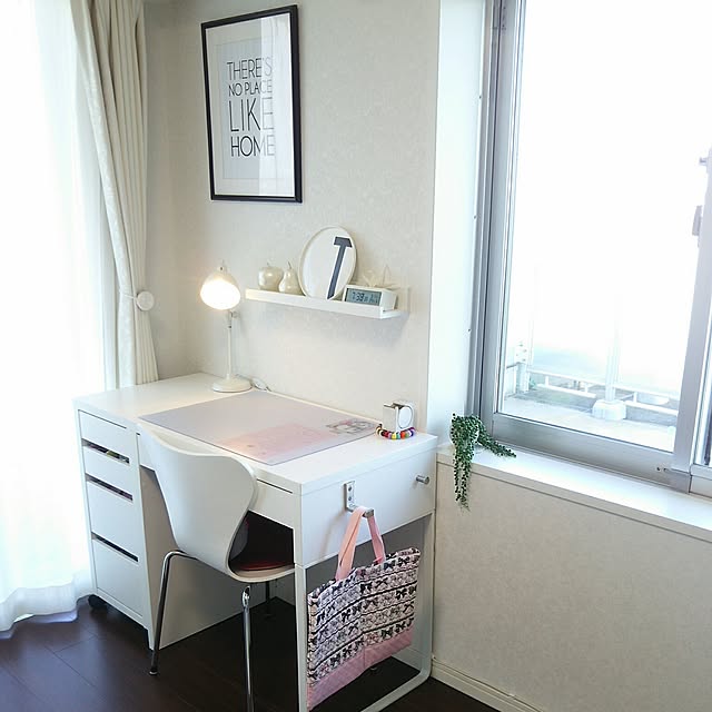 My Desk,ホワイトが好き,ホワイト大好き,子供部屋,子供部屋女の子,IKEA,すっきり暮らす,観葉植物のある部屋,グリーンネックレス,学習机,デザインレターズ,グリーンのある暮らし,ポスターのある部屋,無印良品,いいね、フォロー本当に感謝です♡,ホワイトインテリア,北欧インテリア,北欧好き fum-minの部屋