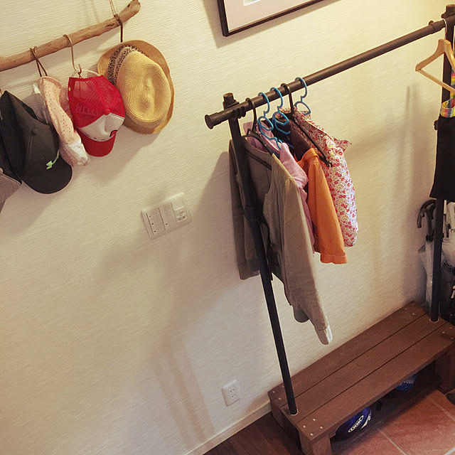 Entrance,ハンガーラックDIY,帽子掛け,流木,旦那さんDIY,玄関収納,いつもいいねありがとうございます♡,ハンガーラック,流木ハンガー,流木リメイク,ベンチ DIY,コート掛け DIY,帽子収納,コート掛け tomoyuzupiの部屋