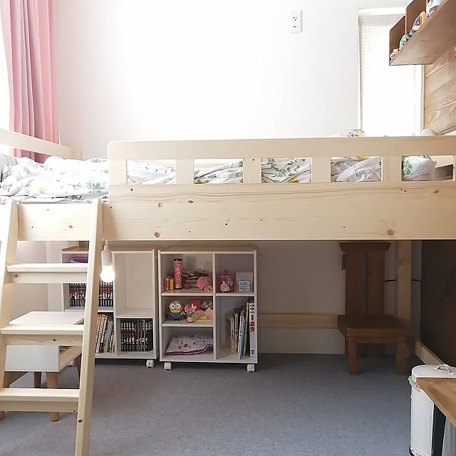 Bedroom,こども部屋,子供と暮らす。,☆仕切り壁記録,4.5畳の子供部屋,娘の部屋,IKEA掛け布団カバー,IKEAストランドクリパ,板壁,変形部屋,ショート丈ベッド,早寝・早起き・朝coffee,ロフトベッド,狭い部屋,ダイソー,ダイソー電球型ライト so-bokuの部屋