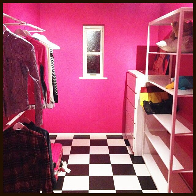 My Shelf,カラフル,タイル,ピンク,壁紙,ウォークインクローゼット,海外風,収納,IKEA,白黒,市松 LISAの部屋
