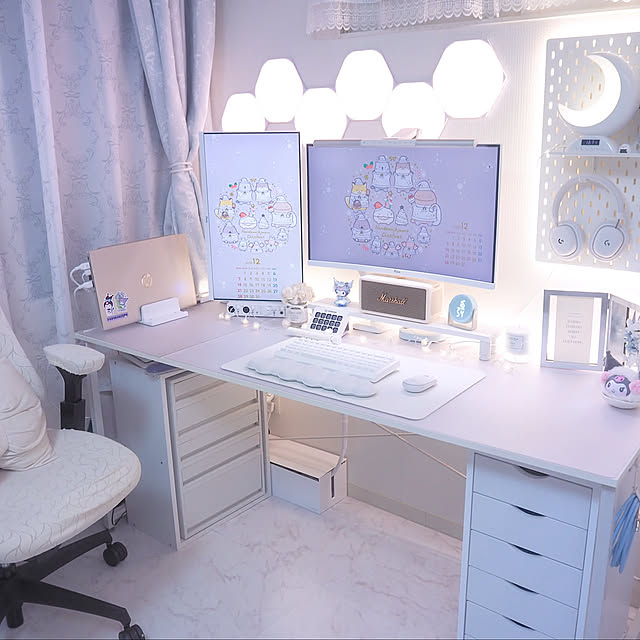 My Desk,リビング,一人暮らし,Francfranc,デスク周り,1LDK,ホワイトインテリア,白いインテリア,nanoleaf,白デスク,IKEA,パソコンデスク,作業スペース,クロミちゃん,ゲーミングモニター,pixio kanokaraageの部屋
