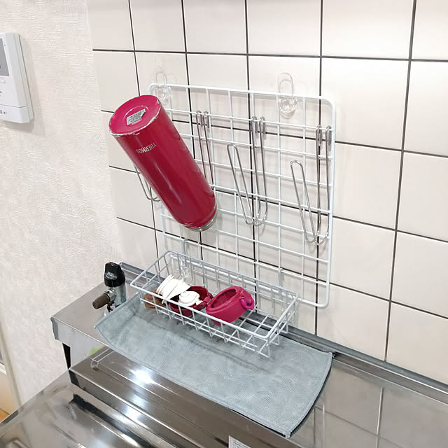 Kitchen,水筒置き場,水筒の乾燥,水筒収納,賃貸,収納,築30年,セリア,シンプル,ワイヤーネット,フィルムフック,収納ラック LUMIXの部屋