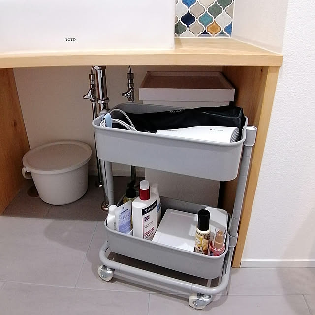 Bathroom,キッチンワゴン,名古屋モザイクタイル コラベル,生活感たっぷり,山善バスケットトロリー,洗面カウンター,洗面台下収納 maron-cocoの部屋