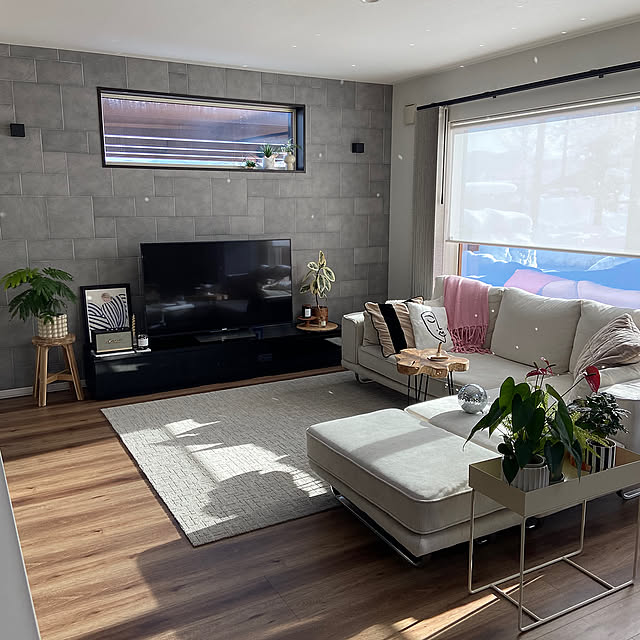 Lounge,スターテーブル,冬の模様替え,ミラーボール,ソファ,サイドテーブル,エコカラット,ANTRY,海外インテリアに憧れる,LIXIL,グリーンのある暮らし,こどもと暮らす。,RoomClip運営チームの皆様に感謝♡,タンスのゲン,OYOY,hmhome,コメントお気遣いなく♡,東リファブリックフロア,みて頂きありがとうございます♡,Sofia Lind,H&M HOME kahomeの部屋