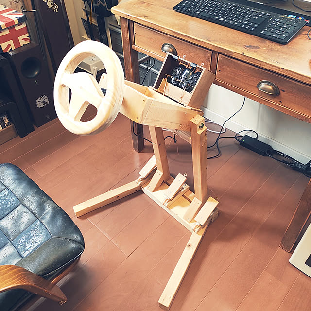 My Desk,DIY,端材,ハンドルコントローラー,インテリアじゃなくてすみません,自作,ゲームパッド,木材 ZAKMILDの部屋