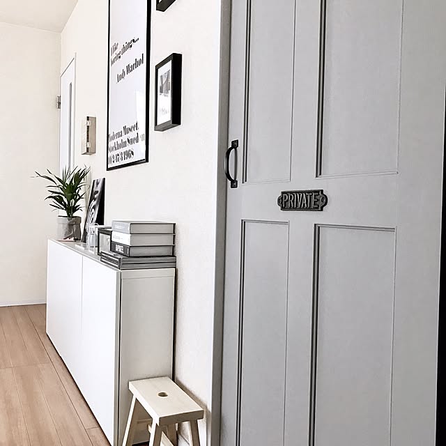 Lounge,DIYドア,海外インテリアに憧れる,グレージュ,モノトーン,IKEA,白のチカラ,ホワイトインテリア,sostrenegrene,ソストレーネグレーネ,DIY,グレー,グレー好き♡,ホワイト,ドアDIY SEIMI_07の部屋