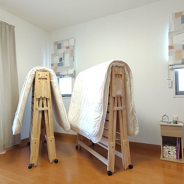 Bedroom,捨て活,買ってよかったもの,スノコベッド,すのこベッド,ひのき,折りたたみベッド,中居木工,ローマンシェード,TUISS DECOR,パンダ,ぬいぐるみ,無印良品,ポリプロピレン収納,ベッドサイドテーブル,スイングサッシ,IKEA,断捨離 iku-yoneの部屋