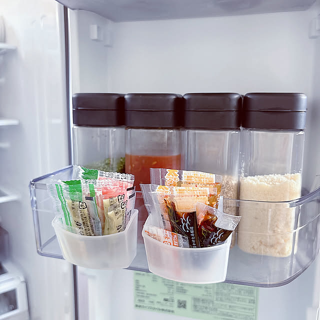 Kitchen,冷蔵庫の中,収納,ダイソー,Daiso,ドアポケット,ドアポケットに掛けるだけ！,スッキリ収納,冷蔵庫ミニポケット,冷蔵庫,ミニポケット,薬味,薬味入れ,節約,100均,一人暮らし,ボックス,平屋,グレー,平屋暮らし,冷蔵庫収納 tomatoの部屋