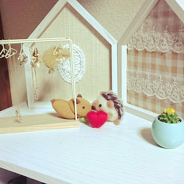 My Shelf,ダイソー,100均,ハンドメイド,ナチュラル,多肉植物,羊毛フェルト Yukaの部屋